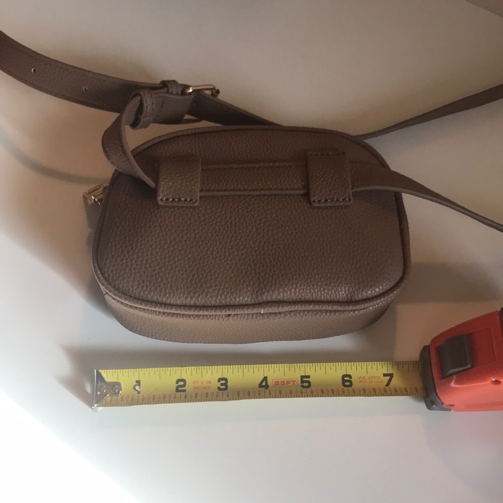 Gifted - BEBE TAUPE BELT PURSE - Picture 3 of 4